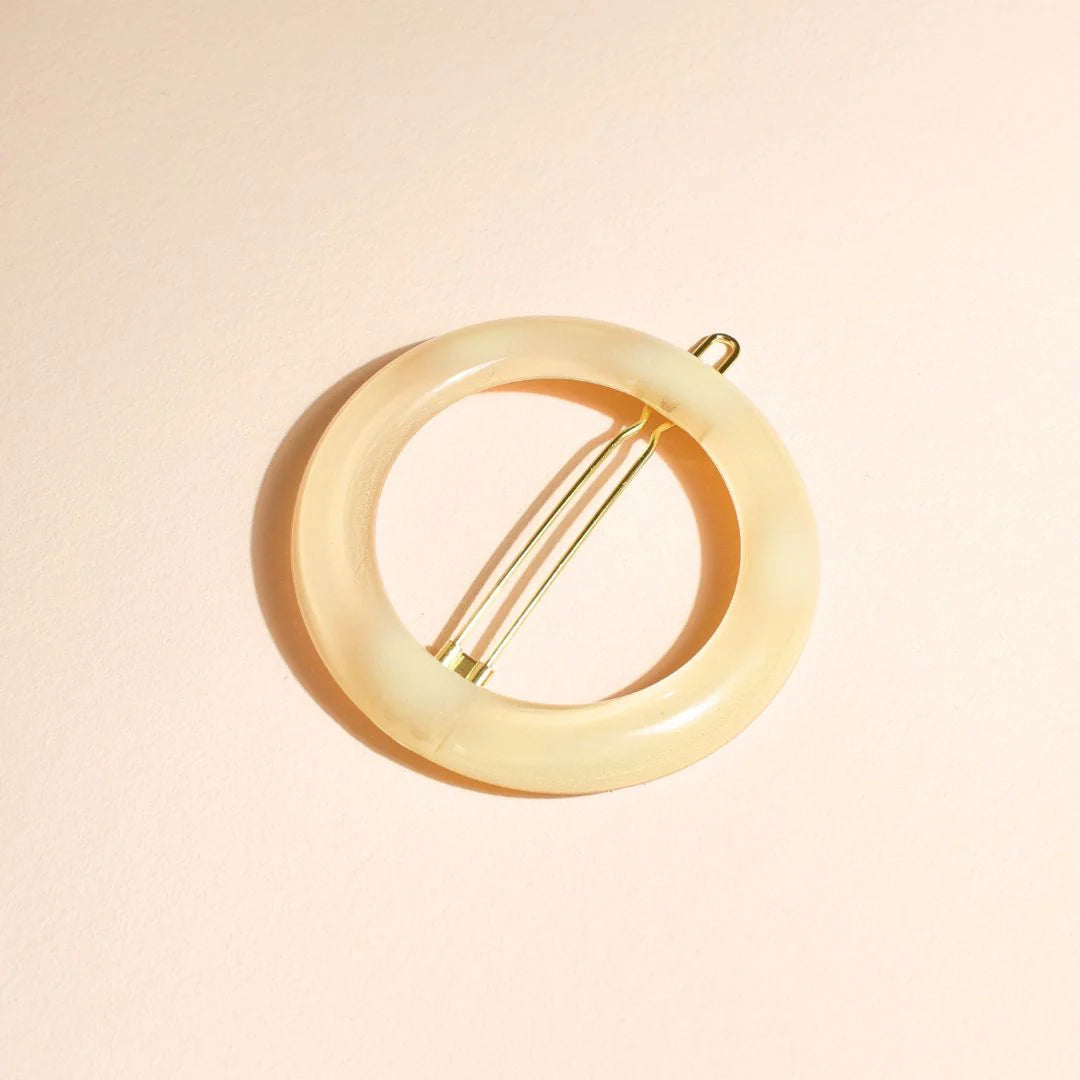 Signature Circle Clip