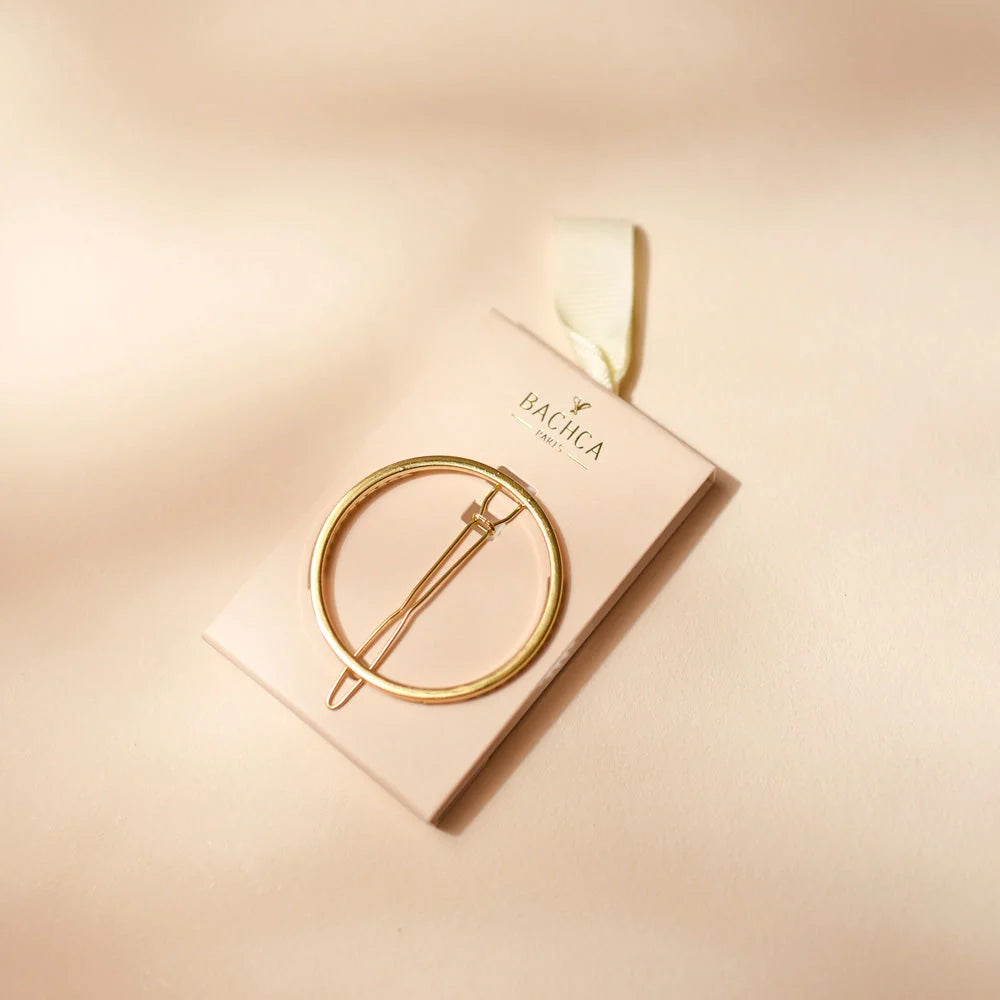 Signature Circle Clip