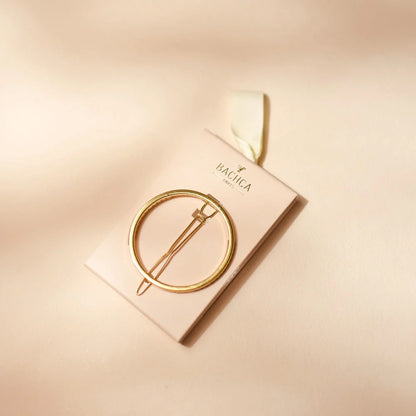 Signature Circle Clip